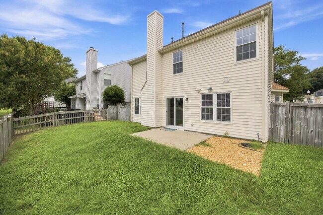 Building Photo - 3-Bedroom Home with Garage & Private Patio