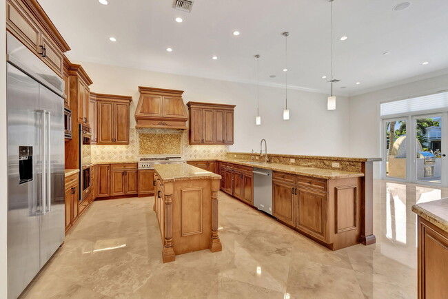 Building Photo - 953 Banyan Dr
