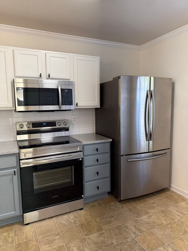 Building Photo - 2809 Fountaingrass Ln