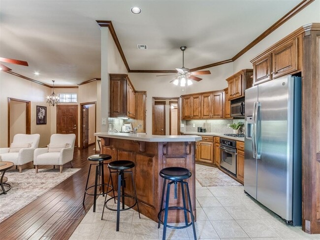 Building Photo - 16616 Hardwood Pl