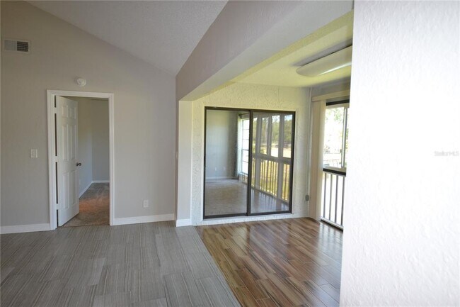 Building Photo - 1801 E Lake Rd S