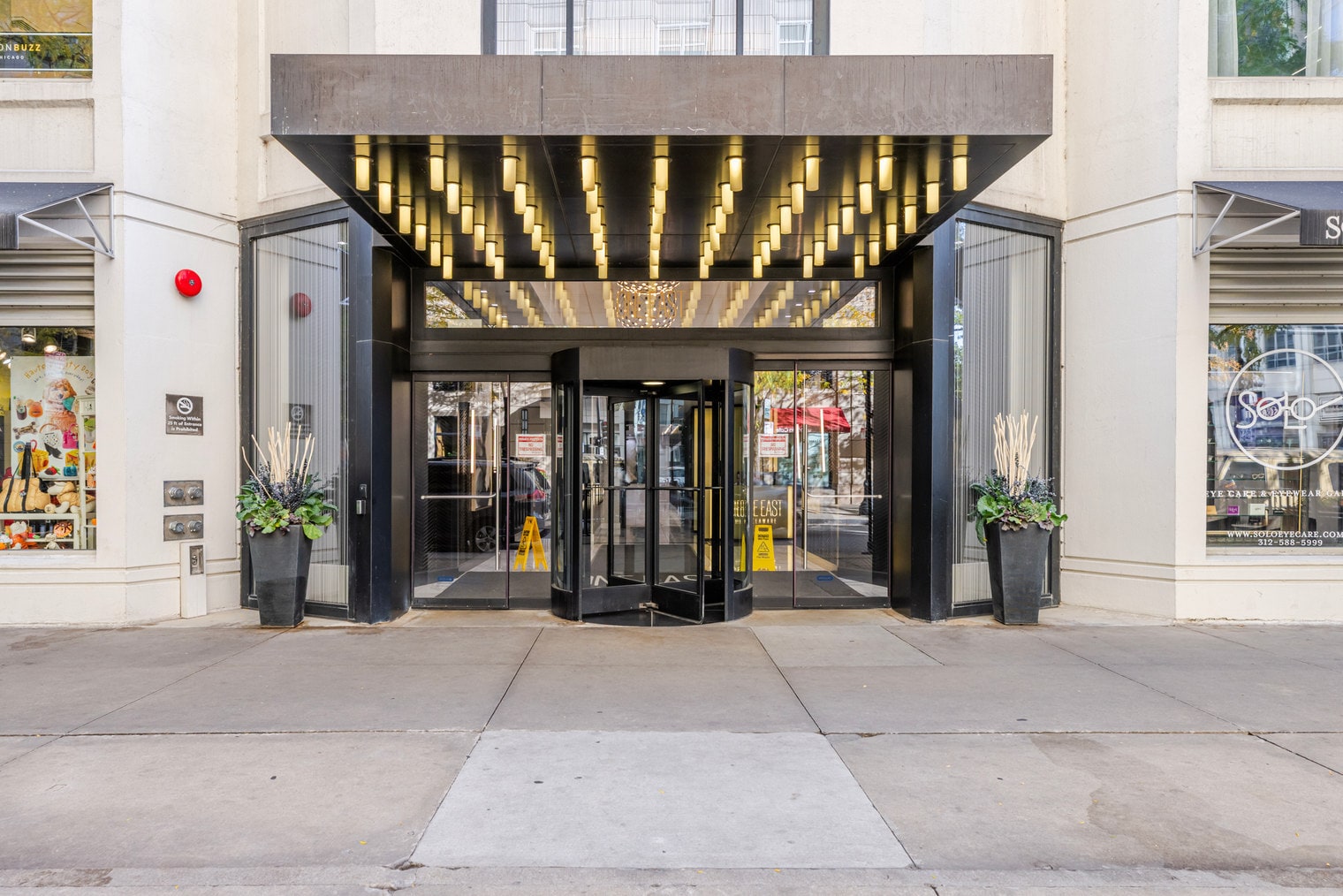 Building Photo - 1 E Delaware Pl