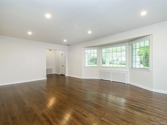 Building Photo - 14 St Pauls Pl