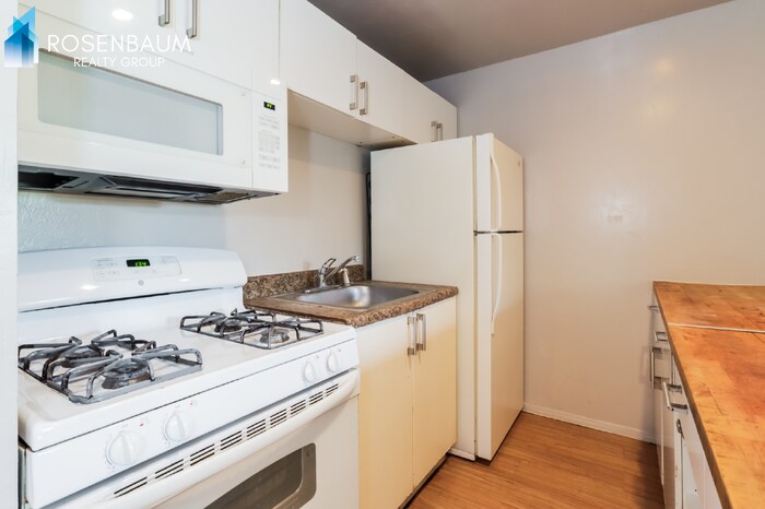 Building Photo - 770 N Dodge Blvd