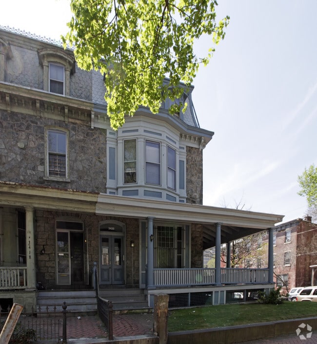 Building Photo - 3420 Race St