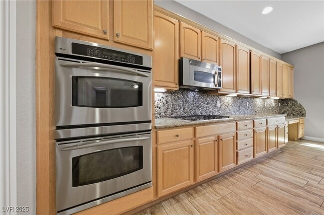 Building Photo - 916 Viscanio Pl