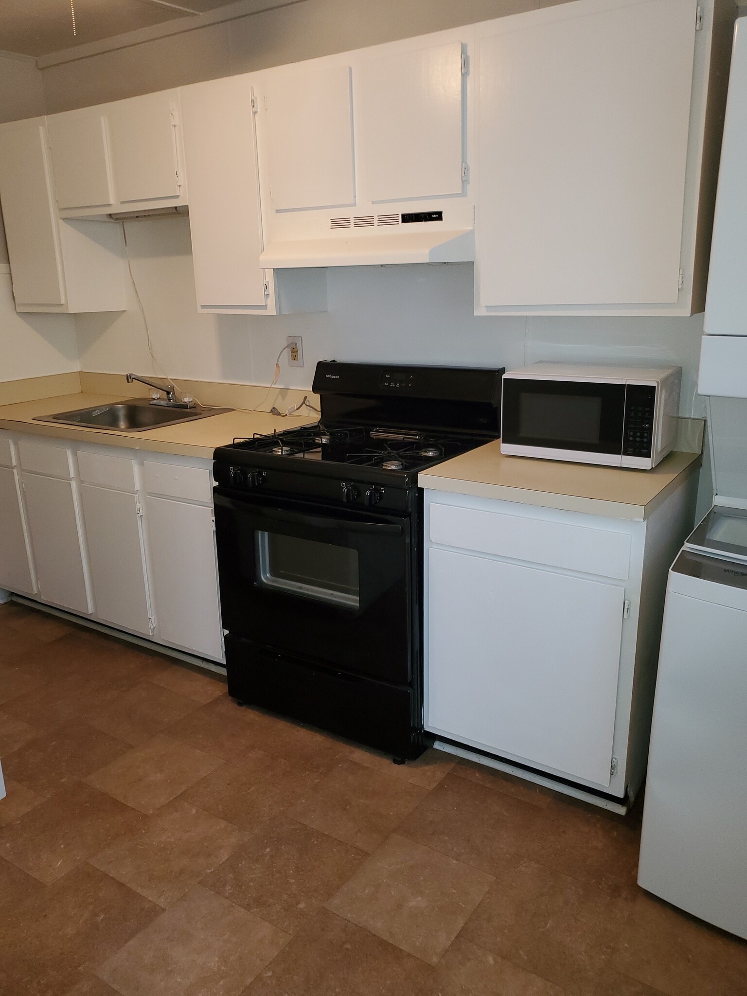 Building Photo - 354 Cherry St