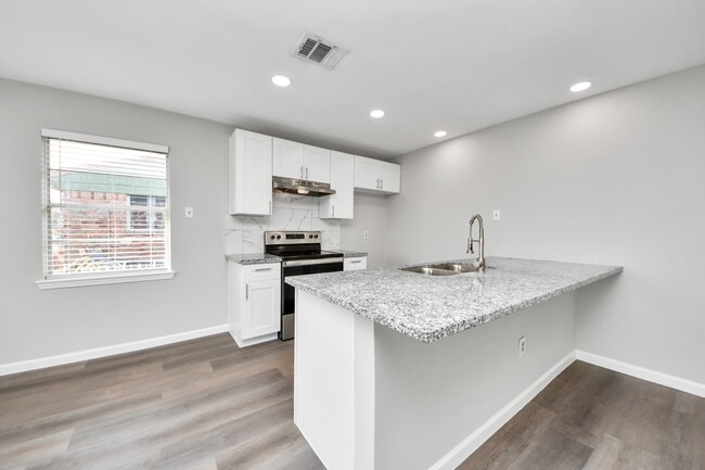 Building Photo - 4114 Fairgreen Ln