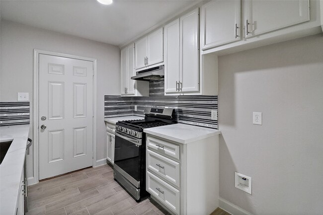 Building Photo - 243 Georgia St