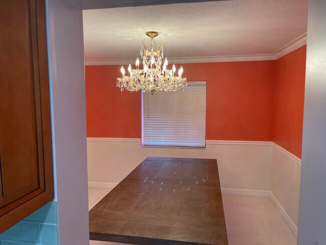 Building Photo - 5941 Strawberry Lakes Cir