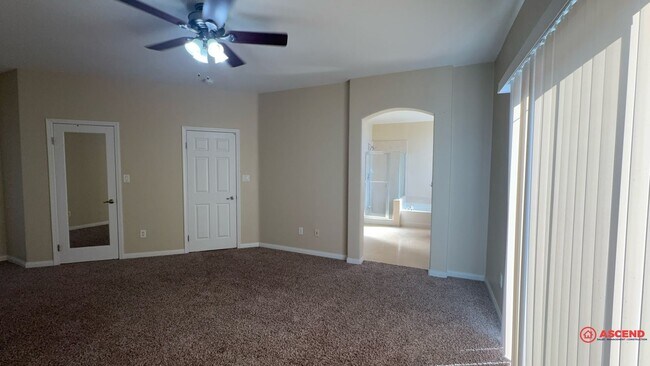 Building Photo - Splendid 5 Bedroom Off Westside Parkway!