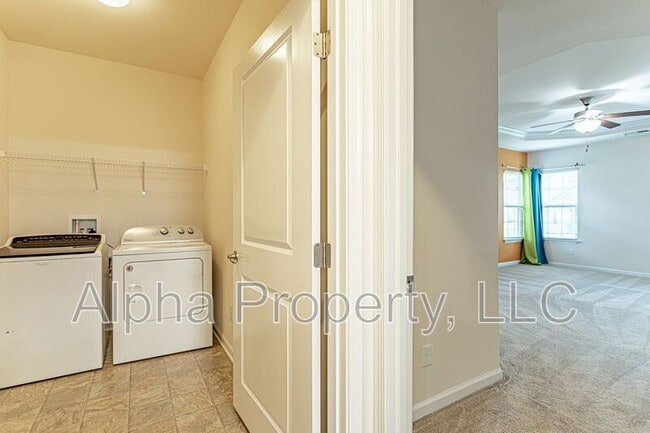 Building Photo - 106 Middleby Way