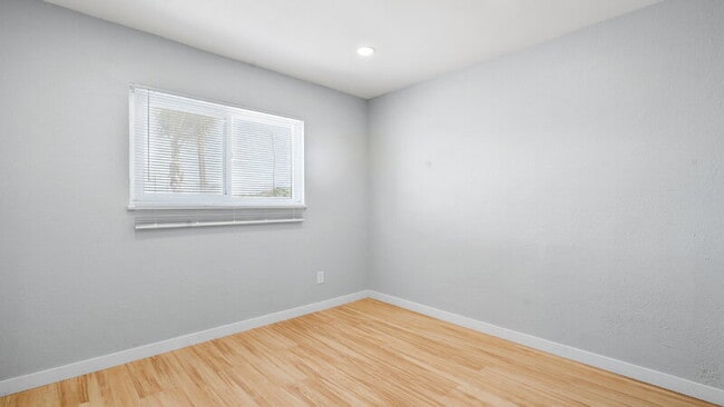 Building Photo - 243 San Jacinto Dr