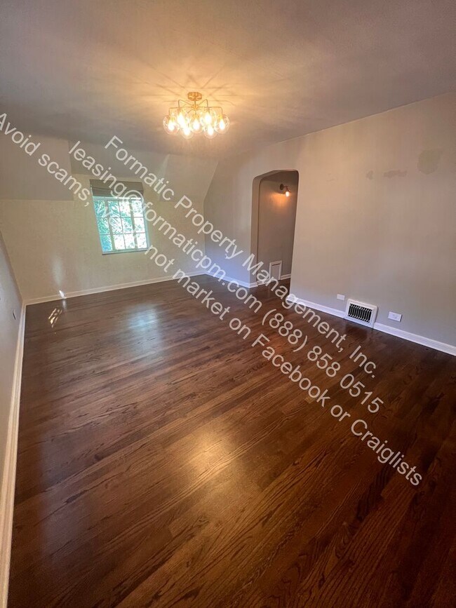 Building Photo - Free Perks, Pet-Friendly Oversized 4-Bedro...