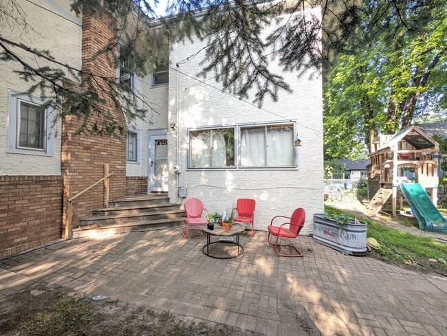 Building Photo - 1696 Juliet Ave