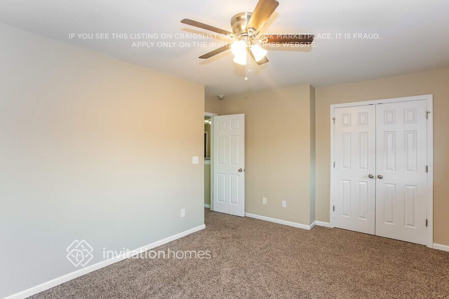 Building Photo - 3302 Streamside Dr