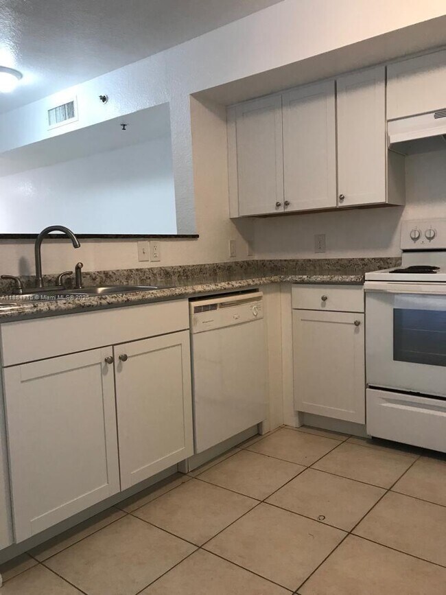 Primary Photo - 13800 NE 3rd Ct