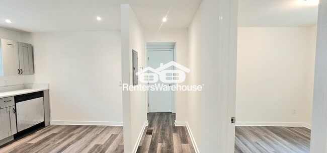 Building Photo - 2015 Detroit Ave NW