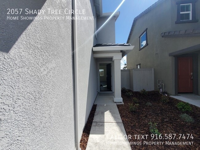 Building Photo - 2057 Shady Tree Cir