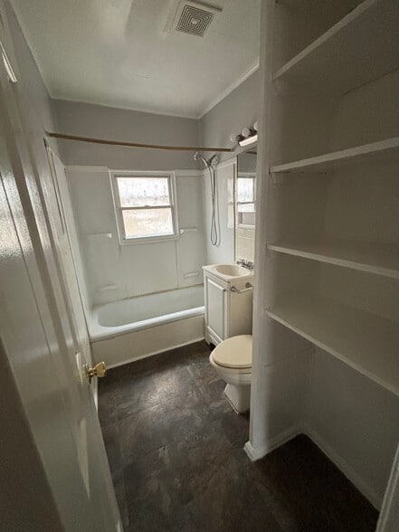 Bathroom - 323 N 36th St