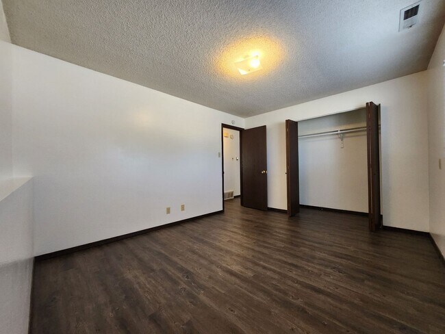Building Photo - 2103 Chautard Dr