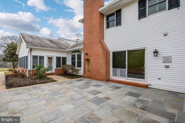 Building Photo - 15321 FALLS