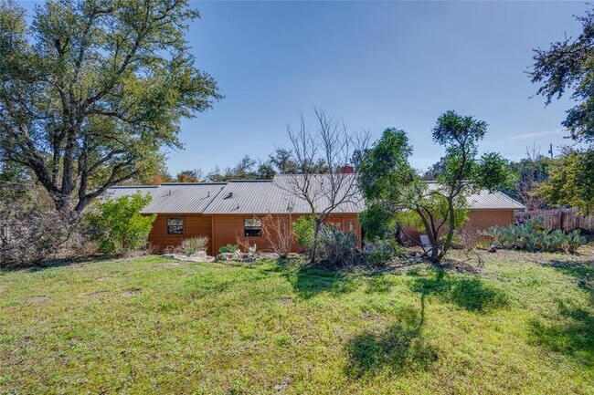 Building Photo - 6936 Chinook Dr