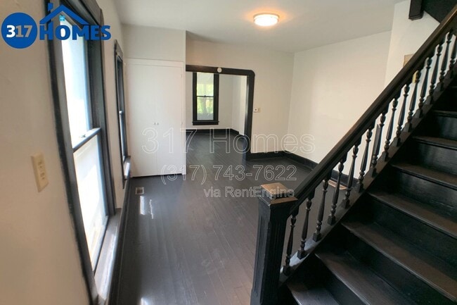 Building Photo - 2111 S Garfield Dr