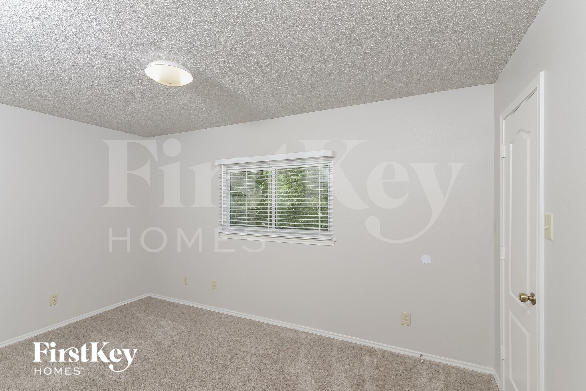 Building Photo - 2652 Westover View