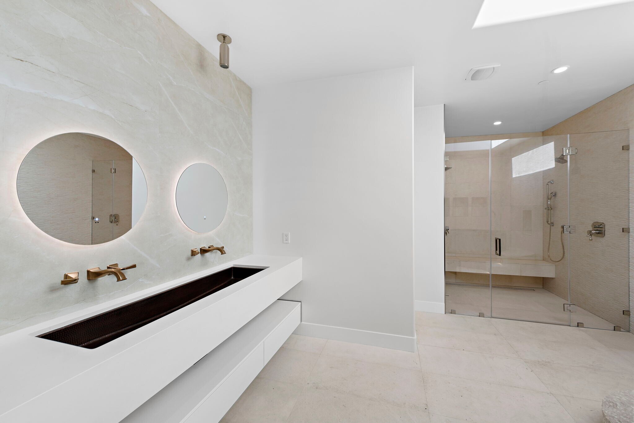 Building Photo - 207 W Avenida San Antonio