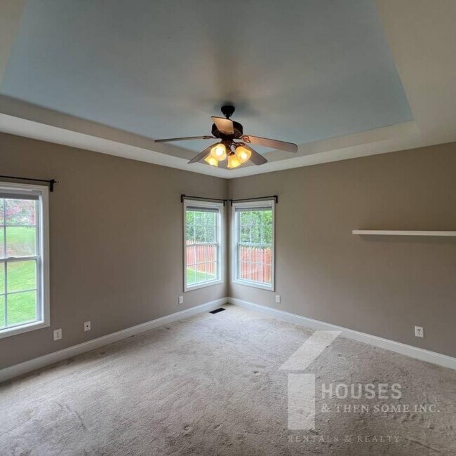 Building Photo - 606 Mattie Ln