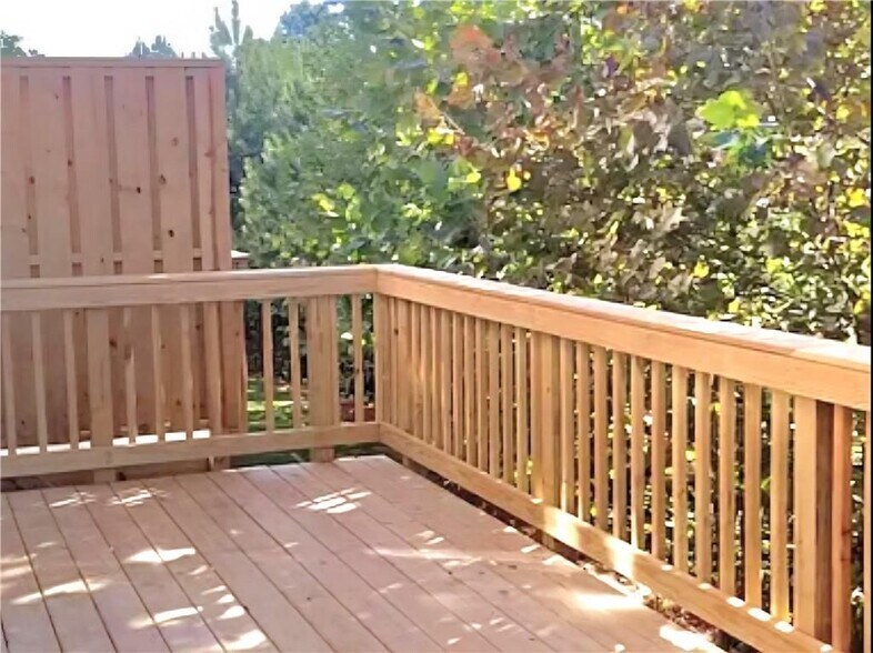 Building Photo - 891 Sunset Park Dr