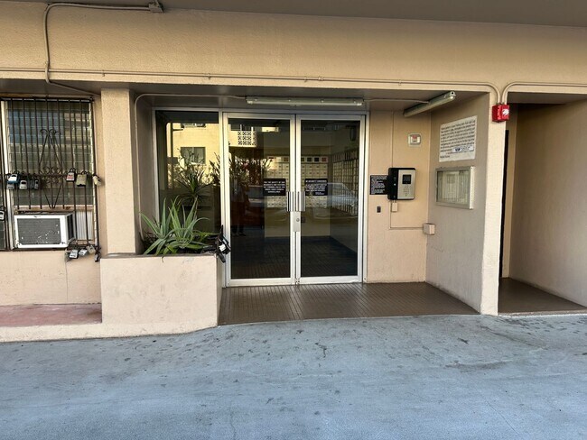 Building Photo - Kinau Lanais Furn. 1 Bdrm., 1 bathroom with 1 cov'd/sec'd  parking