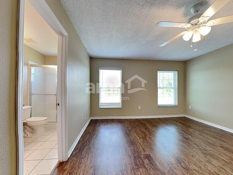 Building Photo - 233 Southbridge Cir