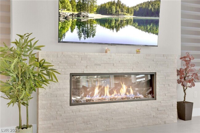 Building Photo - 10663 Stone Ledge Ave