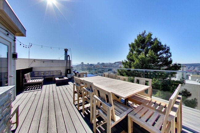 Building Photo - 2045 Hyde St