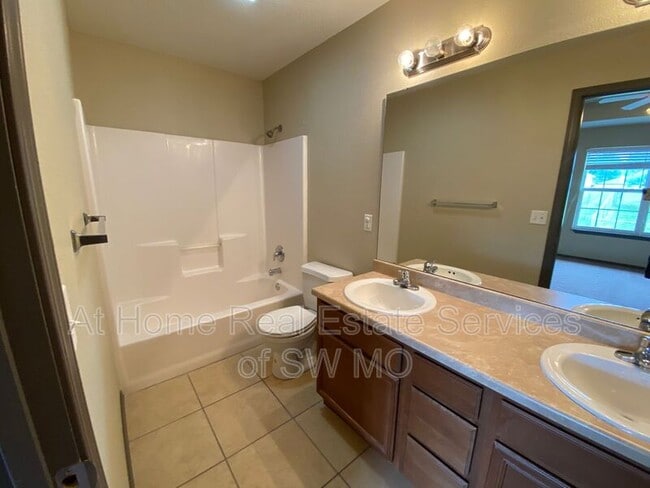 Building Photo - 3142 W Golden Valley