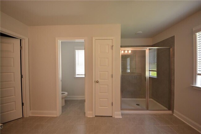 Building Photo - 7243 Millbrae Walk