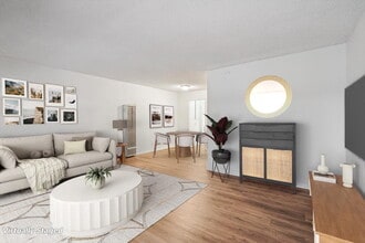 Building Photo - 916 Carondelet