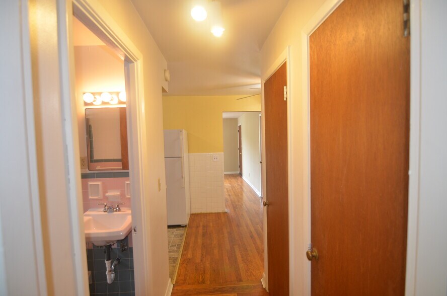 Building Photo - 4247 North Ave
