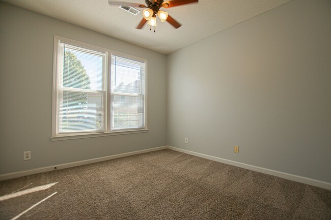 Building Photo - Pet Friendly Four Bedroom!