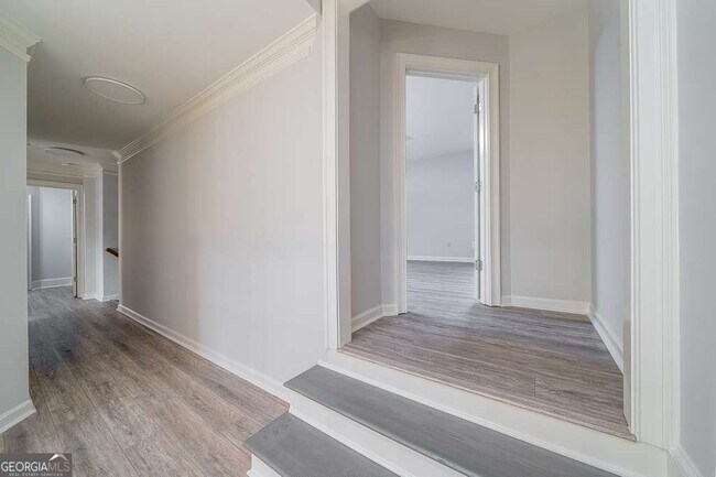Building Photo - 9445 Stoney Ridge Ln