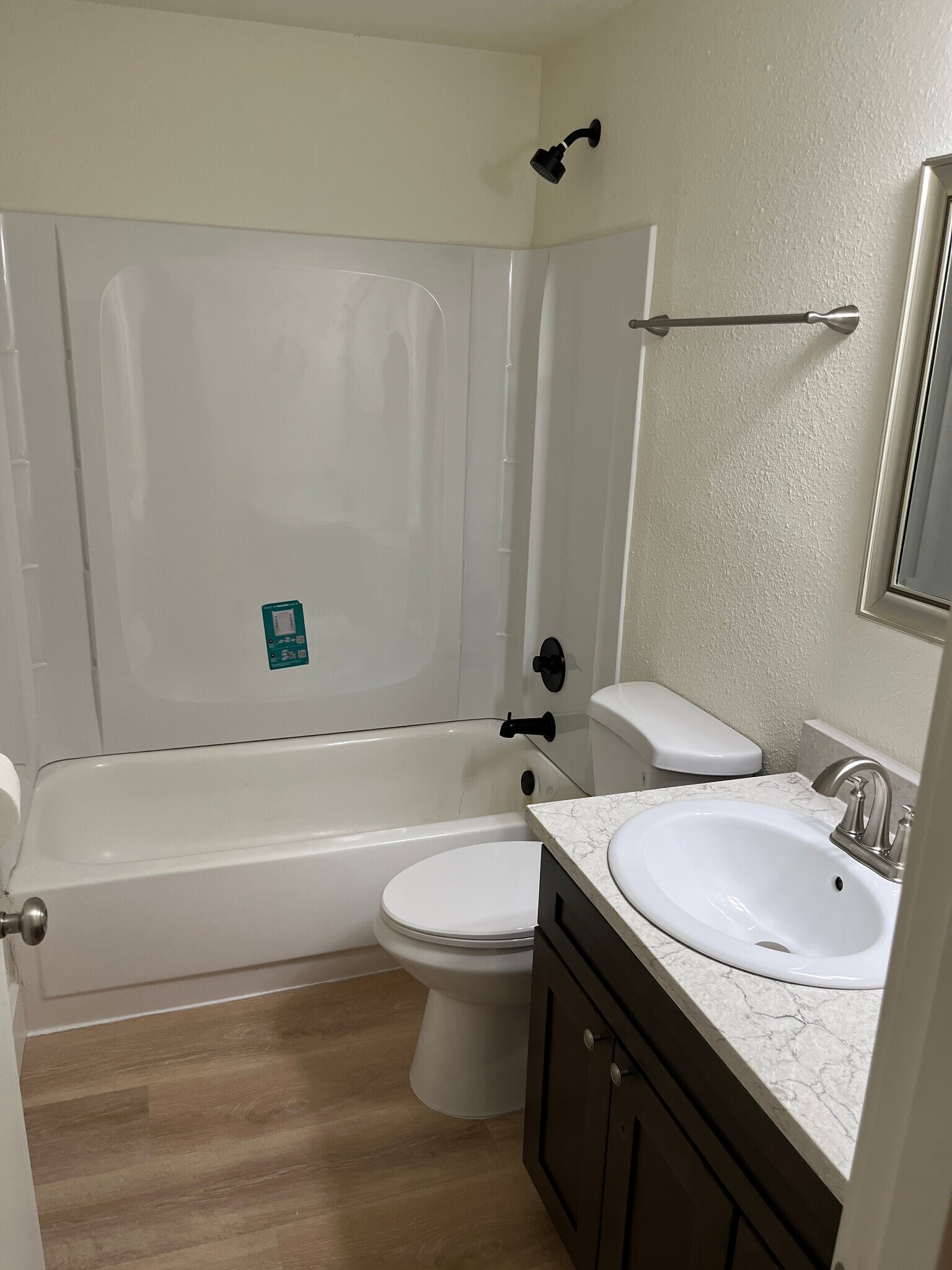 Building Photo - 415 SE Lacreole Dr