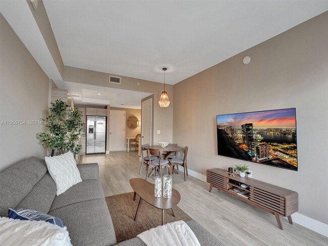 Building Photo - 121 NE 34th St