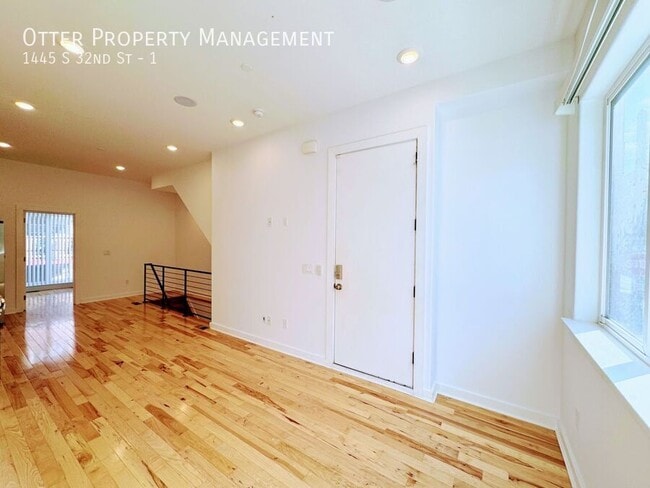 Building Photo - 1445 S 32nd St