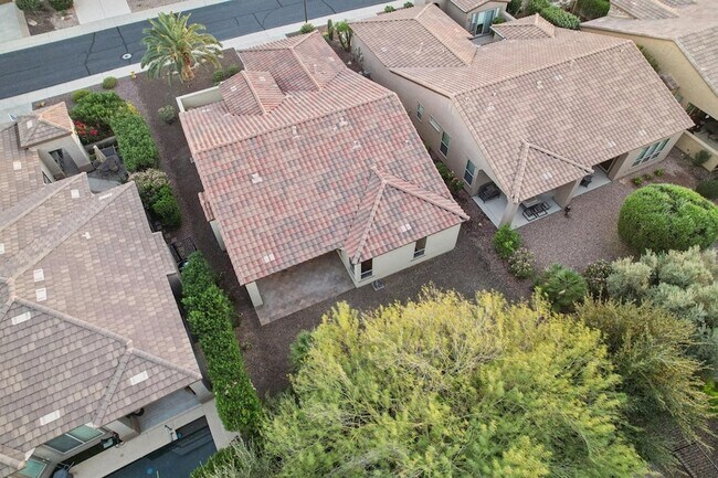 Building Photo - 12600 W Rosewood Ln