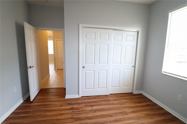 Building Photo - 2528 Alling Terrace
