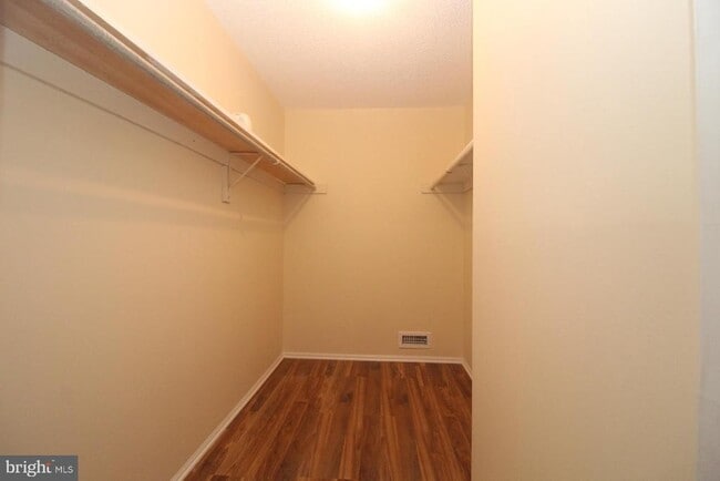 Building Photo - 58 Chambord Ct