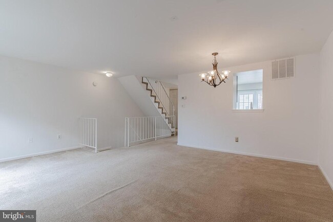 Building Photo - 14405 Black Horse Ct