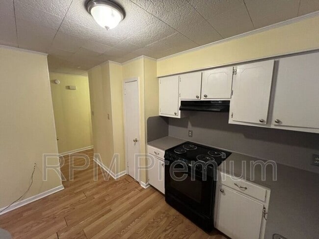 Building Photo - 4143 Nelson St